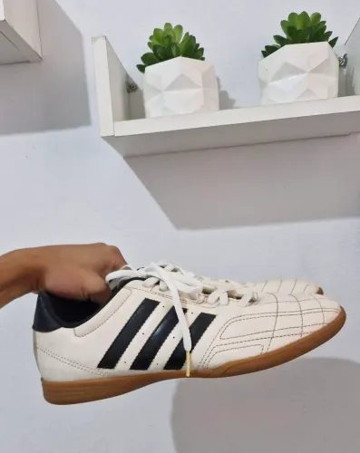 Chuteira Adidas