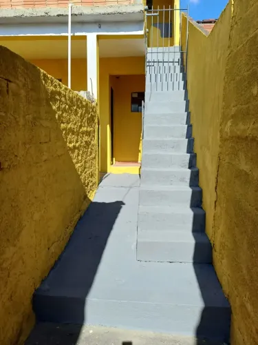Edícula superior, para locação, com 1 quarto, no Santa Ines II SJC/SP.