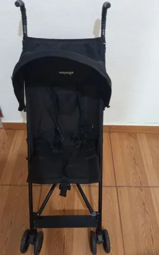 Carrinho de bebê guarda chuva 