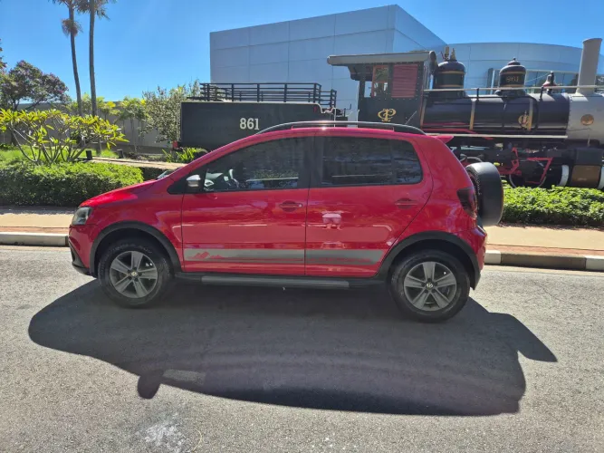 Volkswagen Crossfox 1.6 MI Total Flex 8V 5P 2012