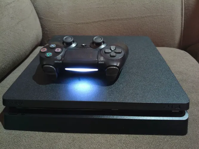 PS4 slim desbloqueado