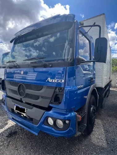 Mercedes Atego 2430 2018 Baú 
