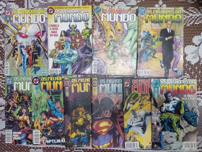 Kit com Dez hqs formatinho abril DC, melhores do mundo da liga da justiça vols 9 ao 18