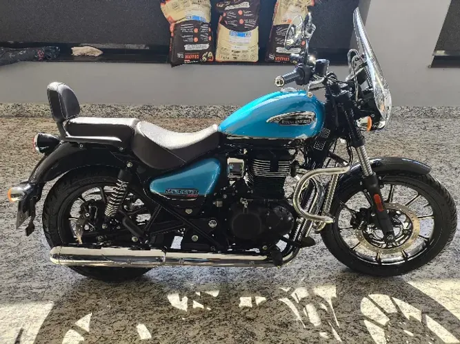 Royal Enfield Meteor 350 Supernova Blue