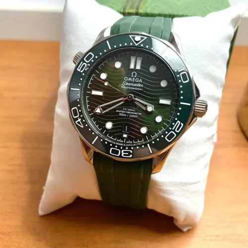 Relógio Omega Seamaster Verde automático bezel em ceramica