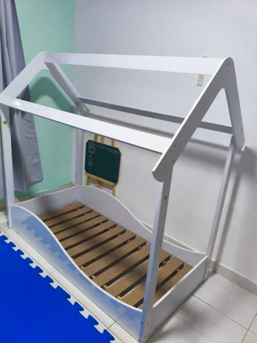 Cama montessoriana + colchão 