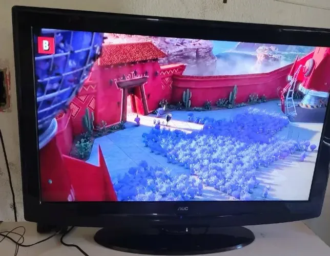 Tv AOC 32 polegadas funcionando Perfeitamente