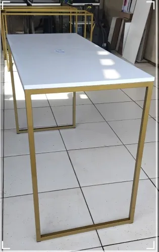 Mesa a pronta entrega