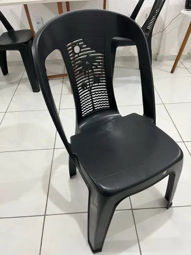 Cadeira de Plástico (Preta) - GRESS