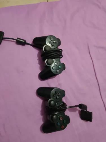 Vendo 2 controles de PS2 em perfeito estado
