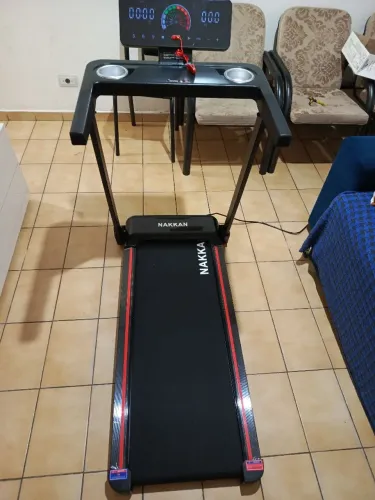 Esteira elétrica ergométrica suporta até 120kg. 110v