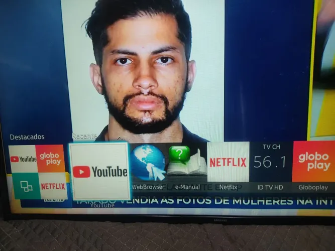 TV Samsung 49 smart moderna YouTube Netflix com controle