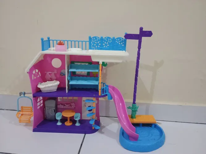 Casa da Polly Pocket e acessórios 