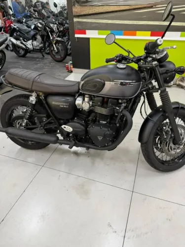 TRIUMPH BONNEVILLE T120 BLACK 1200