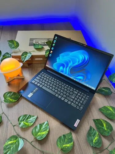 Notebook Gamer Lenovo i5 13° 8GB Touch (NOVO)