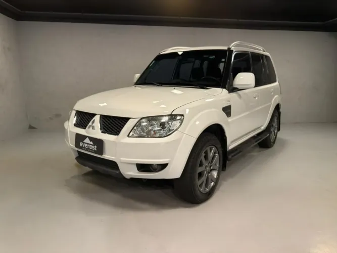 Mitsubishi Pajero TR4 2.0 Flex 16V 4X2 Aut. 2013