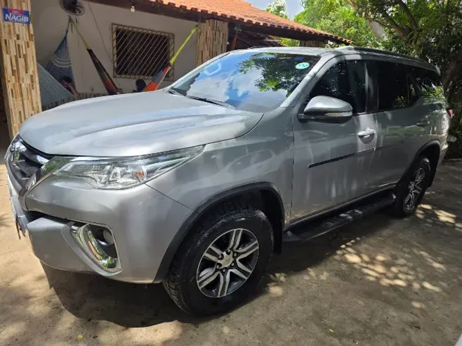Imperdível Toyota Hilux SW4 SR, 7 lugares, 4X2 2.7/ 2.7 Flex16V Aut. 2017 nova sem detalhe