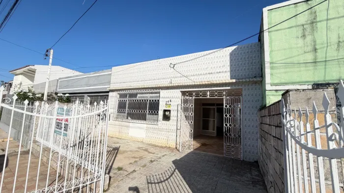 Casa 3/4, sendo um suíte, bairro Cirurgia, Aracaju Sergipe 
