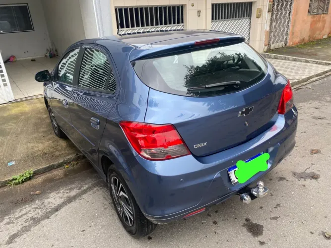 Chevrolet Onix Hatch LT 1.0 8V Flex Power Mec. 4P 2015