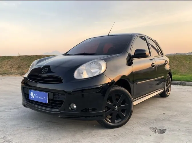 Nissan March SR 1.6 16V Flex Fuel 5P 2014