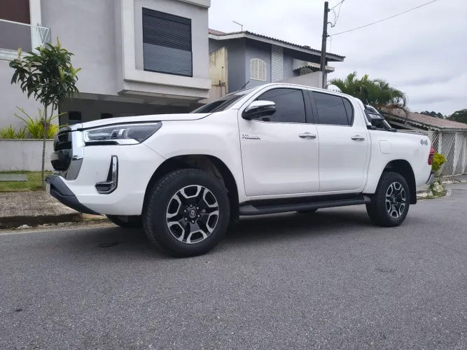 Toyota Hilux CD SRX Limited 4X4 2.8 TDI Die.aut 2022