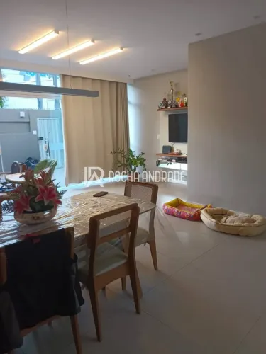 Vende Casa no Bonfim, 227m², 4 quartos, toda reformada.