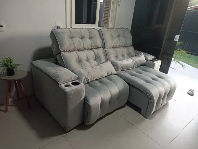 Sofá 2,10cm reclinável e retrátil NOVO