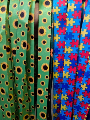 Cordão de identificação de e porta crachá de Autismo e Pessoa com deficiência oculta