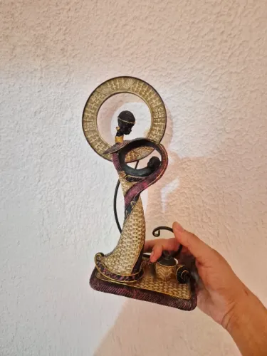 Estátua Decorativa Étnica Africana em Resina - 29cm