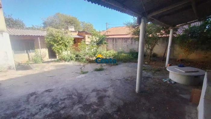 Excelente Oportunidade de Investimento: Lote de 360m² com 4 Casas no Bairro Bom Retiro