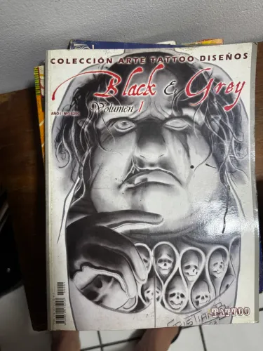 Livro Black & Grey: Tattoo Design Collection (Volumen 1)", (Erevistas de tatuagens)