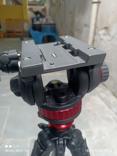 Tripé manfrotto cabeça hidráulica MVH 502