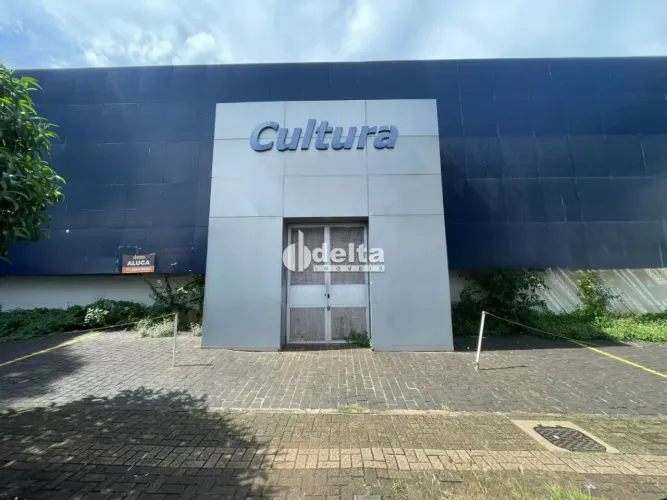 Prédio comercial disponível para locação e venda no bairro Centro em Uberlândia-MG