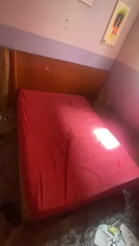 Vendo cama de casal completa/COLCHÃO e CAMA