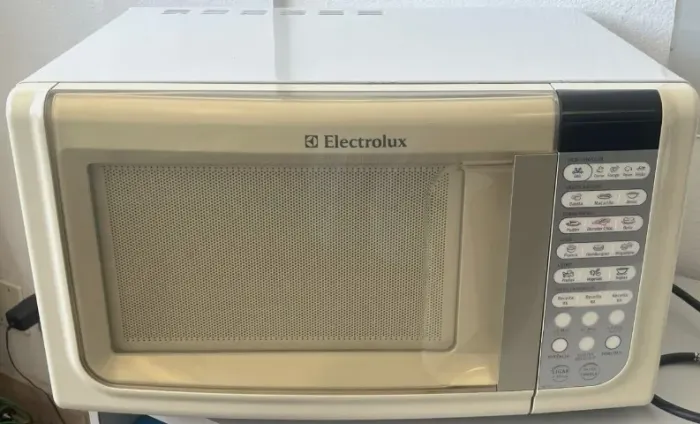 Micro-Ondas Electrolux 23L - Excelente estado - Pouco usado