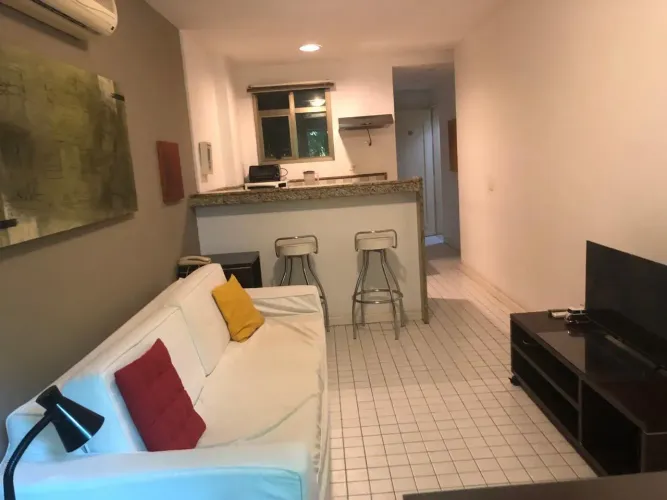 Apartamento para venda mobiliado, quarto e sala, 1 vaga na Lagoa com Jardim Botânico, Rio 