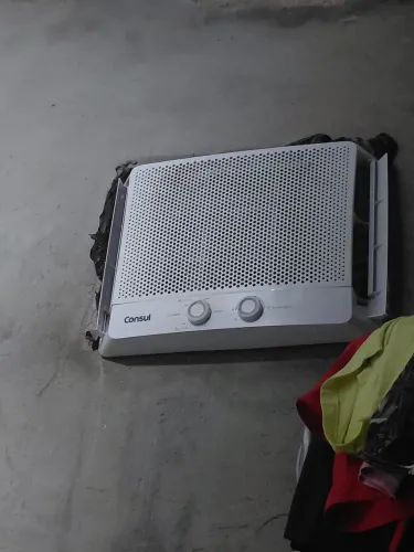 Ar Condicionado Consul 10btus 127w novo 07 dia de uso ( brinde ventilador) 