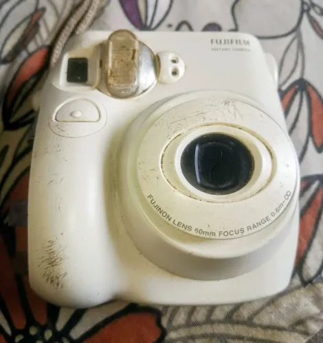 Câmera Fujifilm Instax Mini 7S Antiga - No Estado SUCATA / Para Peças ou Conserto, LEIA