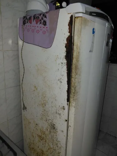Vendes geladeira usada por 250 reasi