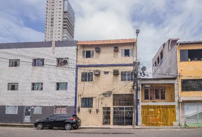 Prédio, 230m², 6 apto, 3vgs no Telegrafo.