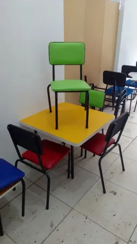 Mesas infantil coloridos tipo conjuntos 