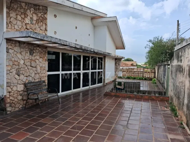 Casa à venda com 3 dormitórios, na Vila Paraiso em Limeira/SP.