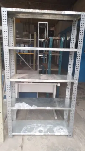 Estante de Aço 0,30 (2x0,92x0,30) com 5 bandejas Usadas