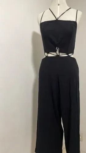 Macacão preto Karamello (ótimo estado!)