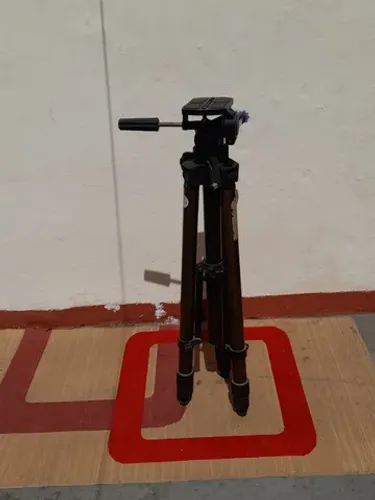 Tripé para filmadora ou maquina fotografica