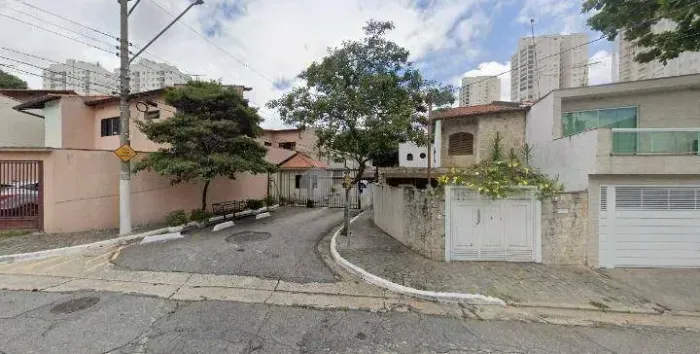 Sobrado em condomínio fechado, com 3 dormitórios à venda, 110 m² por R$ 745.000 - Jardim I