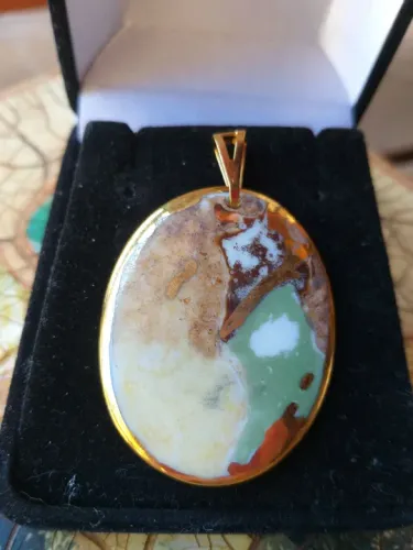 Medalha Pingente Pintada à Mão com Borda em Ouro 18k