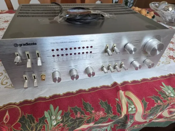 Amplificador Gradiente Model 360
