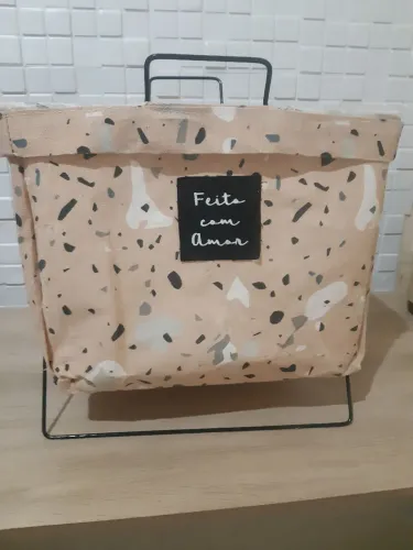 Cesto Organizador Decorativo com Detalhes em Terrazzo