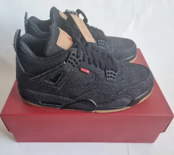 Tênis Nike Air Jordan 4 Retro Levi's Preto Tamanho 40,5 NOVO